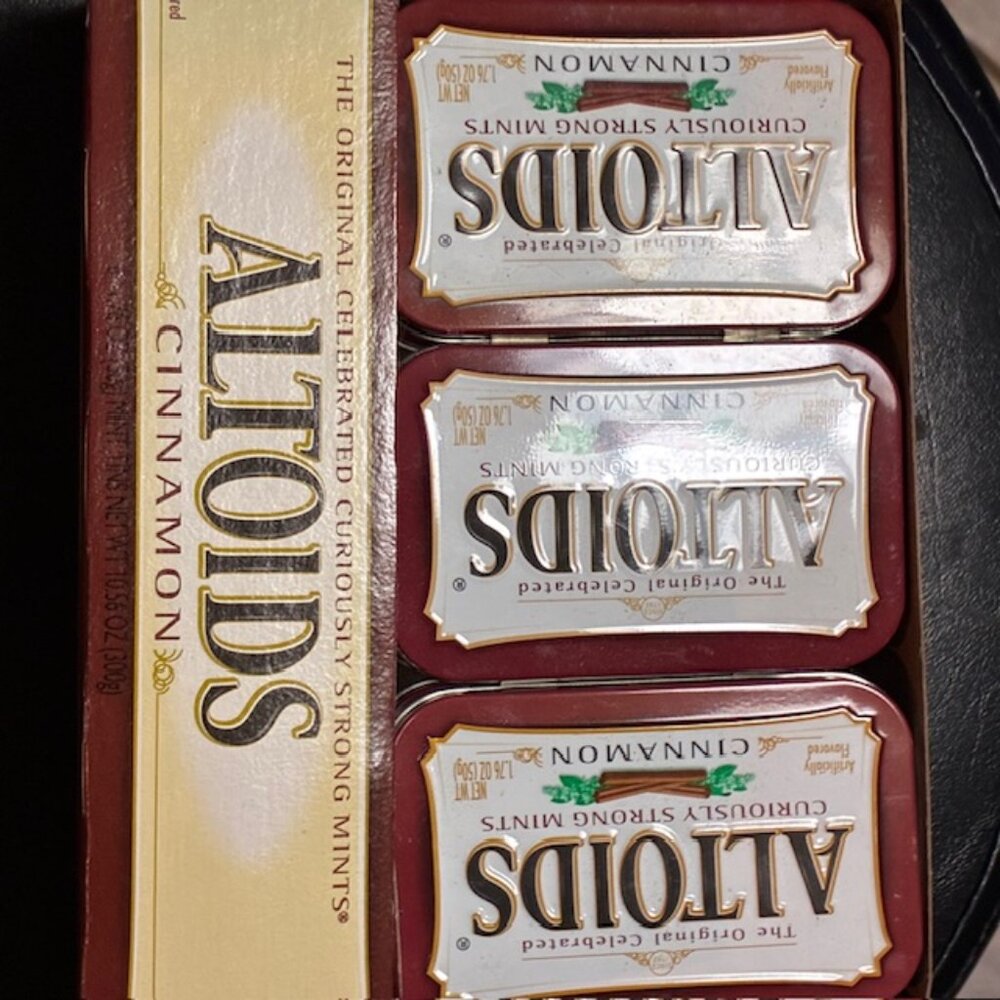 24 Empty Altoids tins in Display Box - Picture 2 of 2